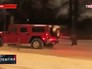 Автохулиганы на Hummer во время движения по газону рядом со зданием МГУ Автохулиганы на Hummer во время движения по газону рядом со зданием МГУ