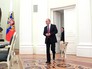 Владимир Путин и собака Юмэ Владимир Путин и собака Юмэ