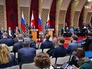 Президент РФ Владимир Путин и премьер-министр Японии Синдзо Абэ на пресс-конференции Президент РФ Владимир Путин и премьер-министр Японии Синдзо Абэ на пресс-конференции