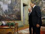 Глава МИД России Сергей Лавров и глава МИД Турции Мевлют Чавушоглу во время возложения цветов в память о погибшем после России в Турции Андрее Карлове Глава МИД России Сергей Лавров и глава МИД Турции Мевлют Чавушоглу во время возложения цветов в память о погибшем после России в Турции Андрее Карлове