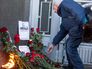 Цветы в память об убитом российском после в Турции Цветы в память об убитом российском после в Турции