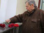 Москвичи несут цветы к зданию Академического ансамбля песни и пляски Российской армии имени Александрова Москвичи несут цветы к зданию Академического ансамбля песни и пляски Российской армии имени Александрова