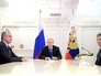 Владимир Путин в режиме видеоконференции общается с полуостровом Крым Владимир Путин в режиме видеоконференции общается с полуостровом Крым