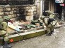 Саперы выносят найденные боеприпасы в Алеппо Саперы выносят найденные боеприпасы в Алеппо