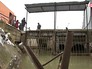 Водолазы проводят чистку Водолазы проводят чистку