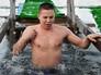 Мужчина во время крещенского купания Мужчина во время крещенского купания