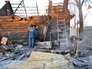 Сотрудники МЧС изучают последствия пожара Сотрудники МЧС изучают последствия пожара
