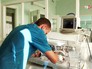 Ребенок в кювезе Ребенок в кювезе