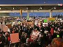 Митинг противников миграционной политики Дональда Трампа Митинг противников миграционной политики Дональда Трампа