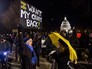Участники митинга против указа президента США Дональда Трампа об эмигрантах в Вашингтоне Участники митинга против указа президента США Дональда Трампа об эмигрантах в Вашингтоне