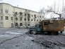 Автомобиль, пострадавший в результате обстрела Донецка Автомобиль, пострадавший в результате обстрела Донецка