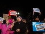 Участники митинга против указа президента США Дональда Трампа об эмигрантах в Вашингтоне Участники митинга против указа президента США Дональда Трампа об эмигрантах в Вашингтоне