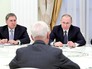 Президент России Владимир Путин на встрече с председателем правления концерна "Фольксваген" Маттиасом Мюллером Президент России Владимир Путин на встрече с председателем правления концерна "Фольксваген" Маттиасом Мюллером