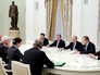 Президент России Владимир Путин на встрече с председателем правления концерна "Фольксваген" Маттиасом Мюллером Президент России Владимир Путин на встрече с председателем правления концерна "Фольксваген" Маттиасом Мюллером