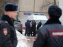 Сотрудники полиции на месте нападения на инкассаторов Сотрудники полиции на месте нападения на инкассаторов