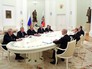 Владимир Путин во время встречи с ушедшими в отставку главами Бурятии, Карелии, Пермского края, Новгородской и Рязанской областей Владимир Путин во время встречи с ушедшими в отставку главами Бурятии, Карелии, Пермского края, Новгородской и Рязанской областей