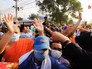Потасовка буддийских монахов с полицейскими в Бангкоке Потасовка буддийских монахов с полицейскими в Бангкоке