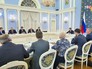 Председатель правительства России Дмитрий Медведев проводит совещание Председатель правительства России Дмитрий Медведев проводит совещание