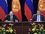 Президент России Владимир Путин с президентом Киргизии Алмазбеком Атамбаевым Президент России Владимир Путин с президентом Киргизии Алмазбеком Атамбаевым