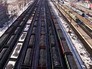 Вагоны с углем на железнодорожном вокзале Вагоны с углем на железнодорожном вокзале
