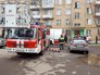Работа пожарных расчетов на месте возгорания в жилом доме Работа пожарных расчетов на месте возгорания в жилом доме