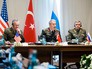 Начальник российского Генштаба Валерий Герасимов, начальник генштаба вооруженных сил Турции Хулуси Аккар и председатель комитета начальников штабов ВС США армейский генерал Джозеф Данфорд Начальник российского Генштаба Валерий Герасимов, начальник генштаба вооруженных сил Турции Хулуси Аккар и председатель комитета начальников штабов ВС США армейский генерал Джозеф Данфорд
