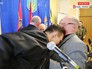 Украинский радикал Дмитрий Резниченко ударил генерала Виктора Палия Украинский радикал Дмитрий Резниченко ударил генерала Виктора Палия