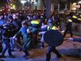 Полиция Нидерландов разгоняет турецкий митинг Полиция Нидерландов разгоняет турецкий митинг