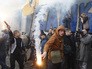 Участники акции у входа в центральное отделение дочернего предприятия Сбербанка России в Киеве Участники акции у входа в центральное отделение дочернего предприятия Сбербанка России в Киеве