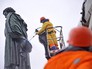 Украинские радикалы блокируют работу Сбербанка России Украинские радикалы блокируют работу Сбербанка России