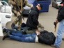 Сотрудники СБУ проводят спецоперацию Сотрудники СБУ проводят спецоперацию