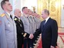 Президент России Владимир Путин и офицеры Президент России Владимир Путин и офицеры