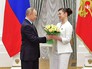 Владимир Путин вручает премии Президента молодым деятелям культуры и за произведения для детей Владимир Путин вручает премии Президента молодым деятелям культуры и за произведения для детей