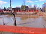 Боновые заграждения в месте загрязнения водоема Боновые заграждения в месте загрязнения водоема