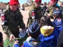 Российская военная полиция угощает сирийских детей полевой кухней Российская военная полиция угощает сирийских детей полевой кухней