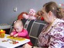 Девочка Катя с бабушкой Девочка Катя с бабушкой