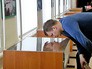 Посетитель военного музея Посетитель военного музея