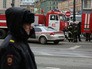 Сотудники МЧС и полиции у станции метро "Сенная площадь" Сотудники МЧС и полиции у станции метро "Сенная площадь"