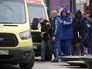 Сотрудники скорой медицинской помощи у станции метро "Технологический институт" в Санкт-Петербурге, где произошел взрыв Сотрудники скорой медицинской помощи у станции метро "Технологический институт" в Санкт-Петербурге, где произошел взрыв