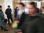 Сотрудники полиции на станции московского метро Сотрудники полиции на станции московского метро