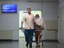 Сотрудники транспортируют пациента в НИИ скорой помощи имени И.И. Джанелидзе в Санкт-Петербурге Сотрудники транспортируют пациента в НИИ скорой помощи имени И.И. Джанелидзе в Санкт-Петербурге