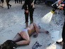 Активистов "Белых касок" уличили в постановочных съемках в Сирии Активистов "Белых касок" уличили в постановочных съемках в Сирии