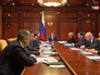 Дмитрий Медведев на совещании с вице-премьерами Дмитрий Медведев на совещании с вице-премьерами