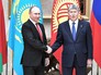 Президент России Владимир Путин и президент Киргизии Алмазбек Атамбаев Президент России Владимир Путин и президент Киргизии Алмазбек Атамбаев
