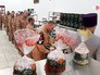 Российским военным в Сирии привезли пасхальные куличи Российским военным в Сирии привезли пасхальные куличи