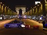 Сотрудники полиции стоят в оцеплении на месте перестрелки в Париже Сотрудники полиции стоят в оцеплении на месте перестрелки в Париже