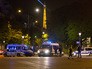 Сотрудники полиции стоят в оцеплении на месте перестрелки в Париже Сотрудники полиции стоят в оцеплении на месте перестрелки в Париже
