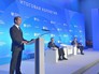 Председатель правительства РФ Дмитрий Медведев выступает на пленарном заседании форума "Культура – национальный приоритет" партии "Единая Россия" Председатель правительства РФ Дмитрий Медведев выступает на пленарном заседании форума "Культура – национальный приоритет" партии "Единая Россия"