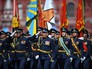 Военнослужащие на генеральной репетиции военного парада в Москве Военнослужащие на генеральной репетиции военного парада в Москве