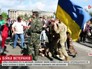 Столкновения ветеранов Афганской войны и бойцов "Правого сектора" Столкновения ветеранов Афганской войны и бойцов "Правого сектора"